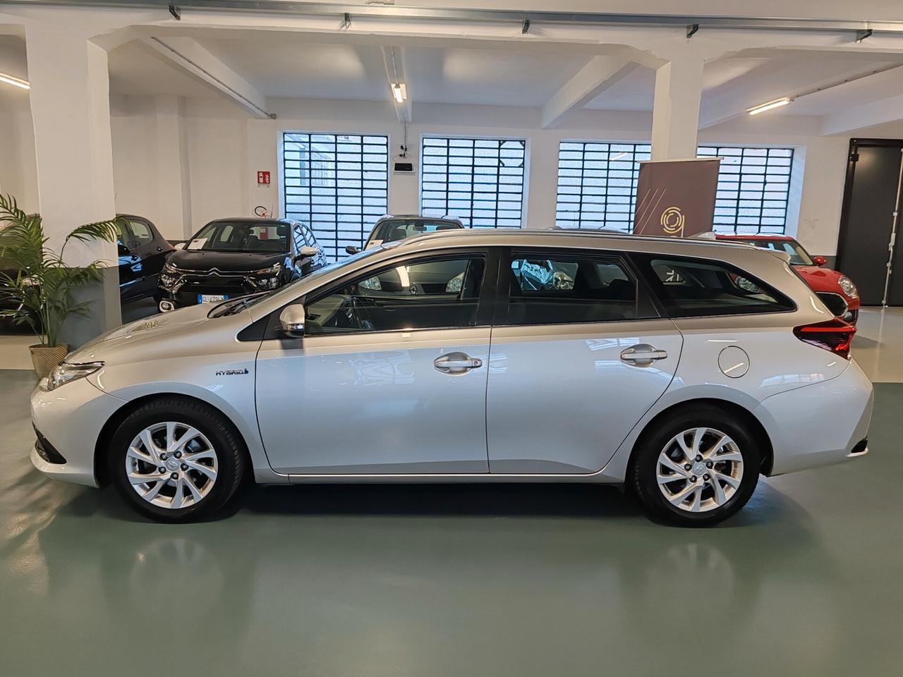 Toyota Auris 1.8 Hybrid Lounge