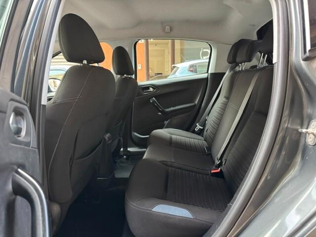 Peugeot 208 1.4 HDi 68 CV 5 porte Allure