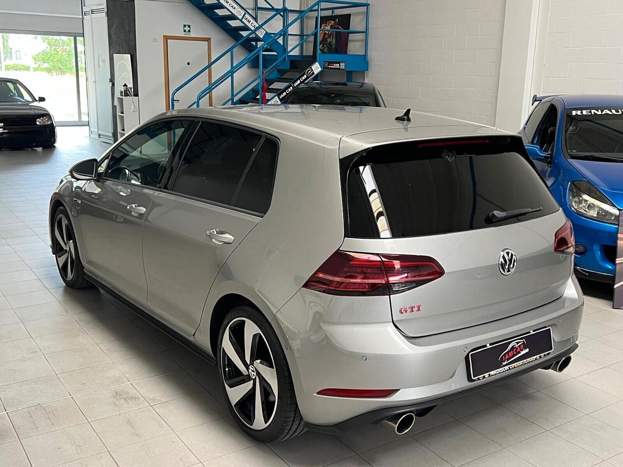 Volkswagen Golf GTI Performance 2.0 TSI 230CV