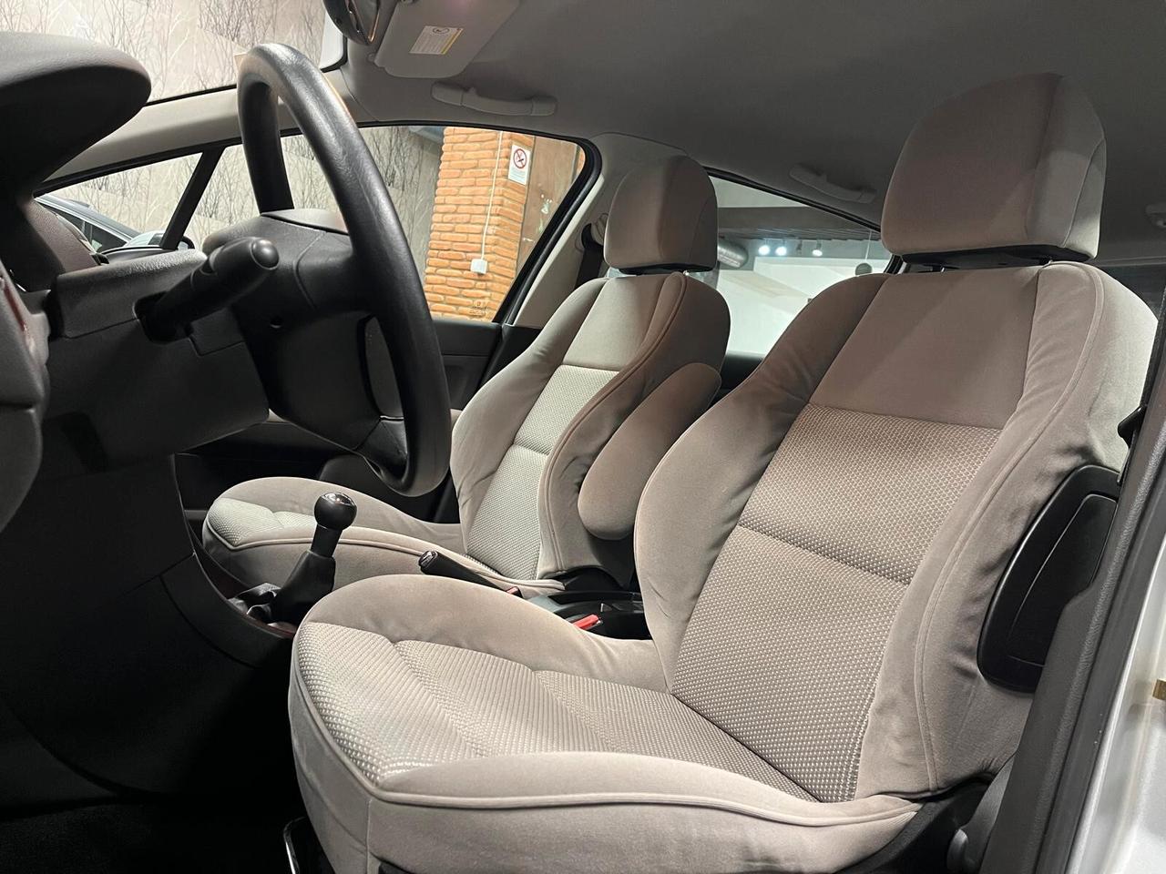 Peugeot 307 1.4 16V 5p. X-Line