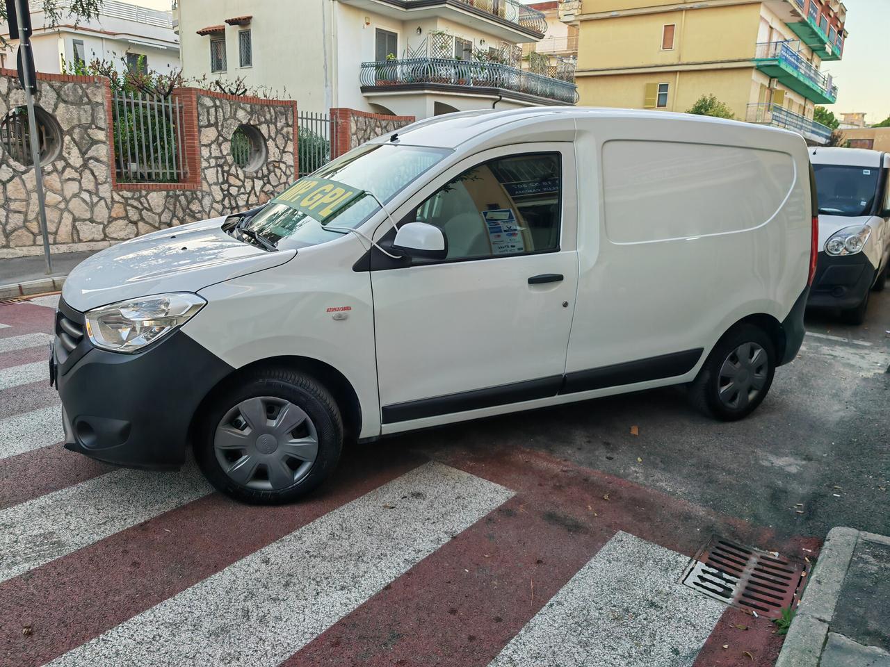 DACIA DOKKER 1.6 BENZINA GPL CV82 KW60