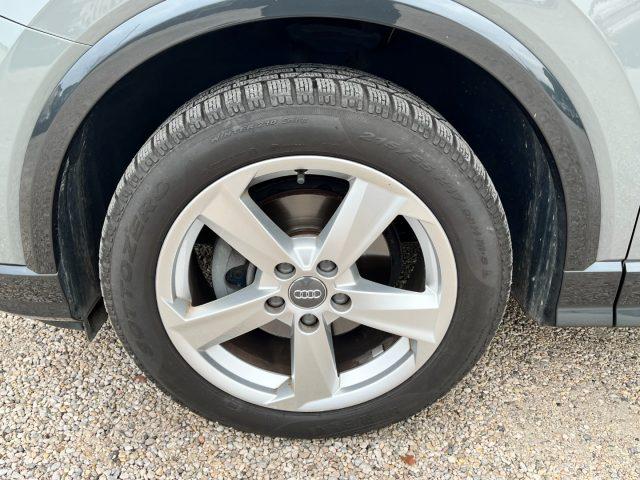 AUDI Q2 30 TDI S tronic Identity Black