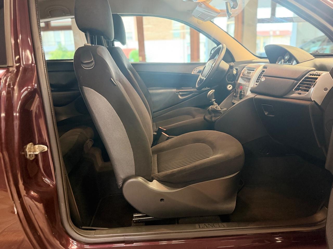 Lancia Ypsilon 1.2 69 CV Platinum
