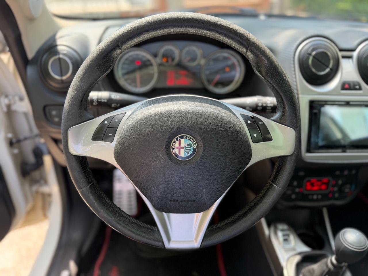 Alfa Romeo MiTo 1.6 JTDm 16V Distinctive Premium Pack