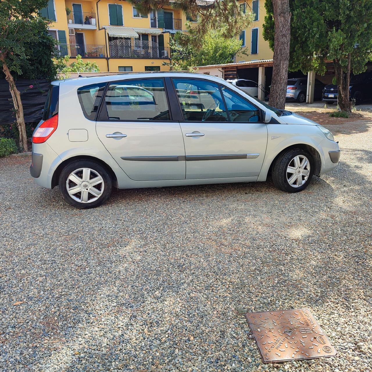 Renault Scenic Scénic 1.6 16V Luxe Dynamique