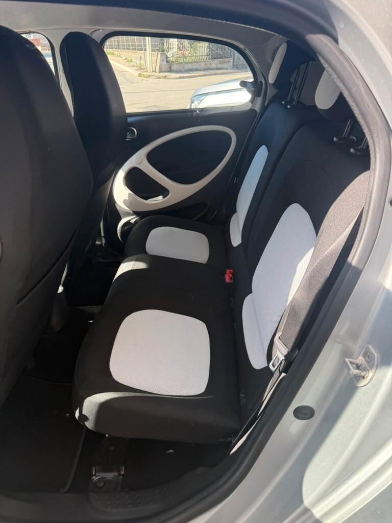 Smart ForFour 70 1.0 Passion NEOPATENTATI NAVIGATORE