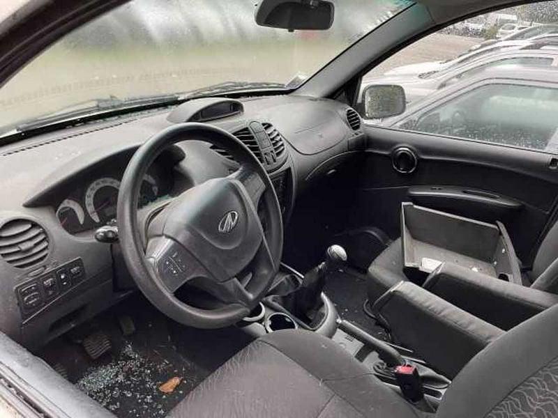 Mahindra Quanto Quanto C8 2.2 2WD N1