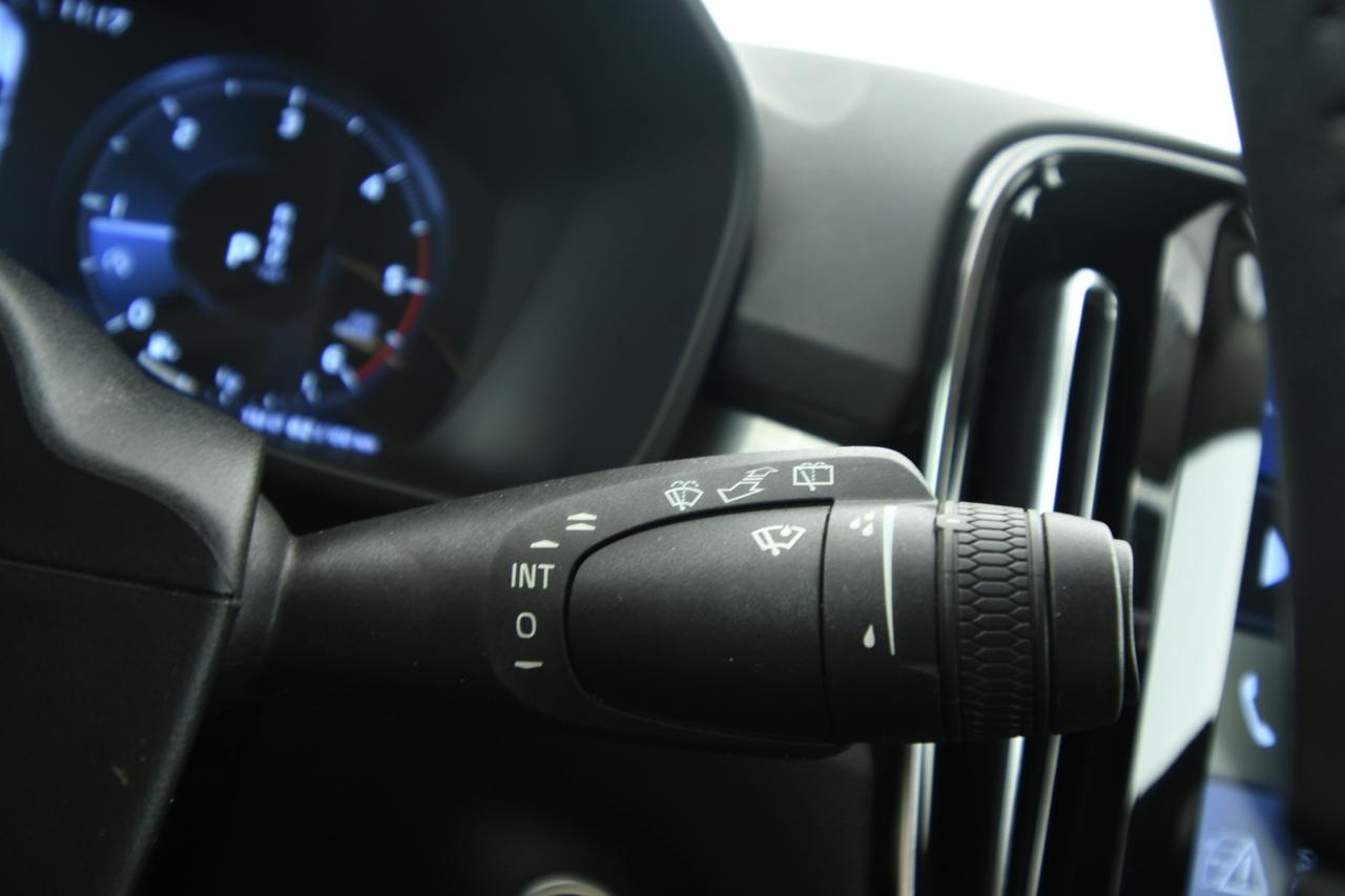 VOLVO XC40 2.0 d4 Momentum awd geartronic PELLE+LED+C19"