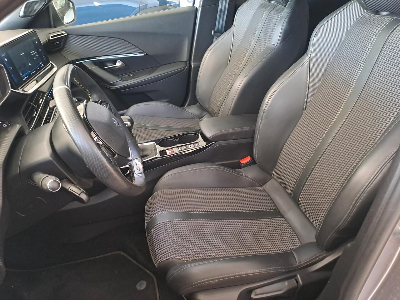 Peugeot 2008 1.5BlueHDi 110 GT km 37285 anno 2022