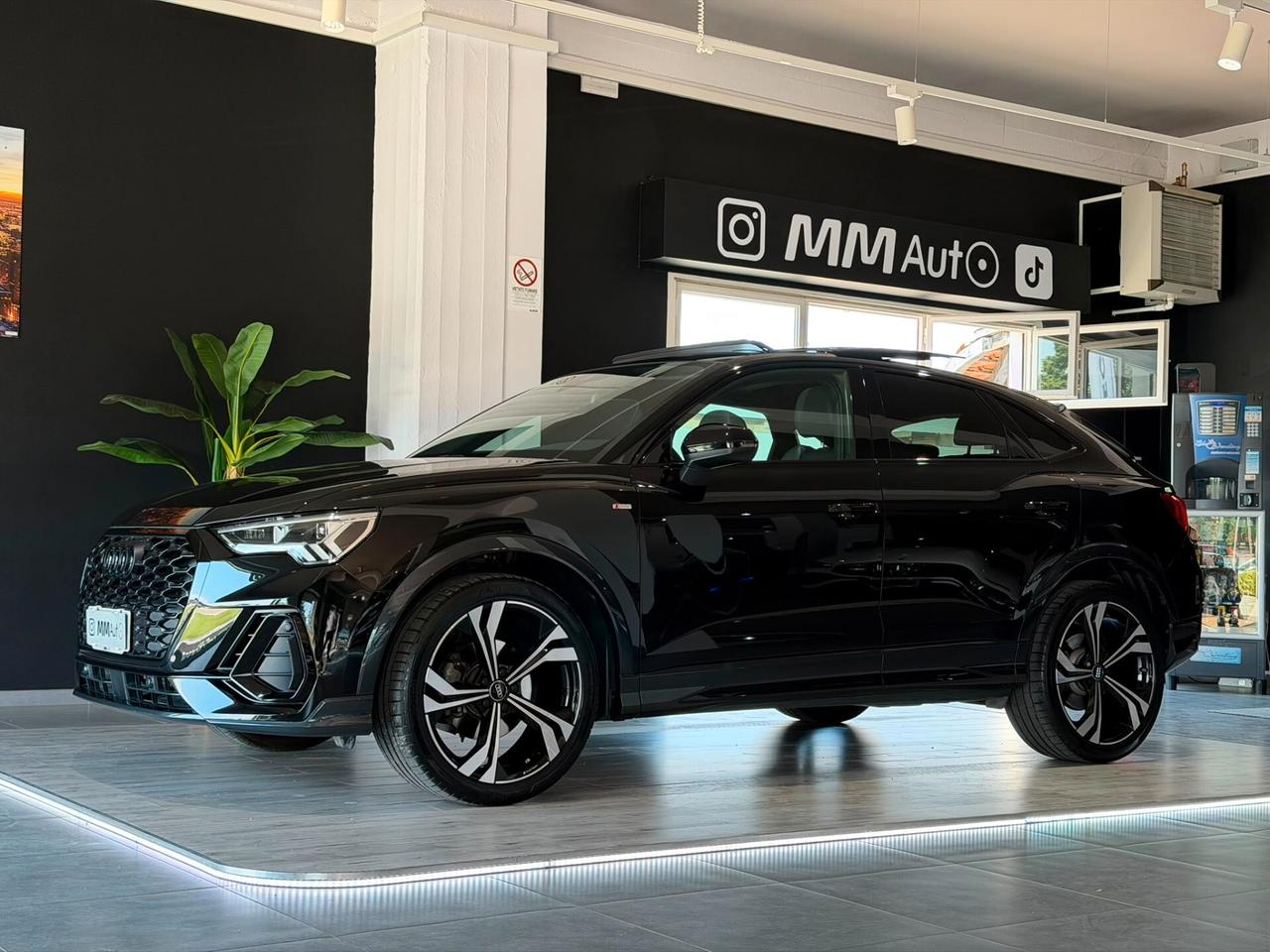 Audi Q3 SPB 35 TDI quattro S-Tronic S-Line Identity Black