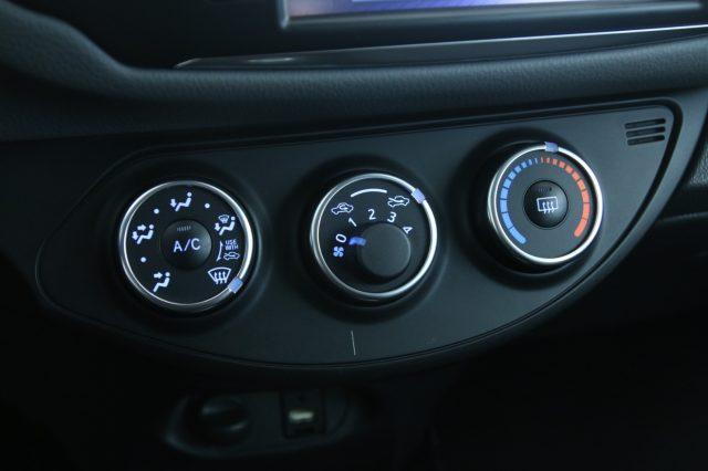 TOYOTA Yaris 1.0 5 porte Business / Neopatentati