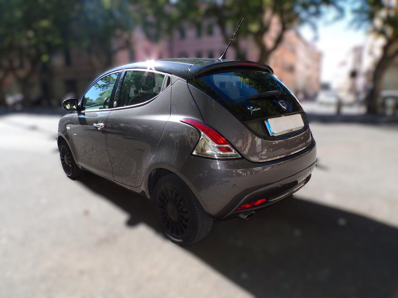 Lancia Ypsilon 1.2 69 CV 5 porte GPL Ecochic Gold NEOPATENTATI