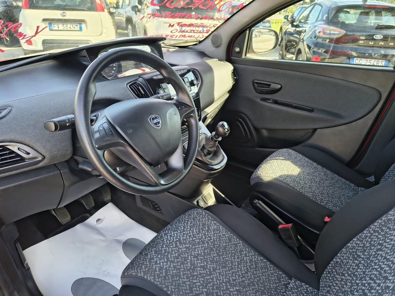 Lancia Ypsilon 1.0 Hybrid 5 PORTE * OK NEOPATENTATI