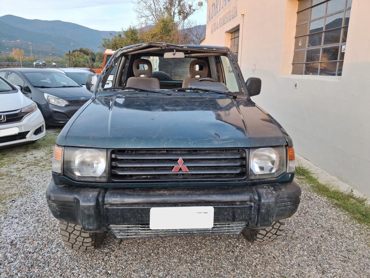 Mitsubishi Pajero 2.5 TDI MT GL Comfort Autocarro