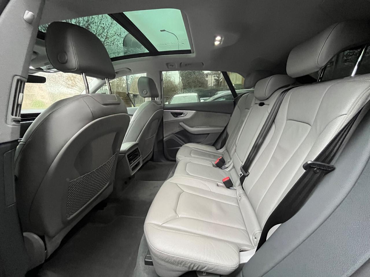 Audi Q8 55 TFSI quattro tiptronic