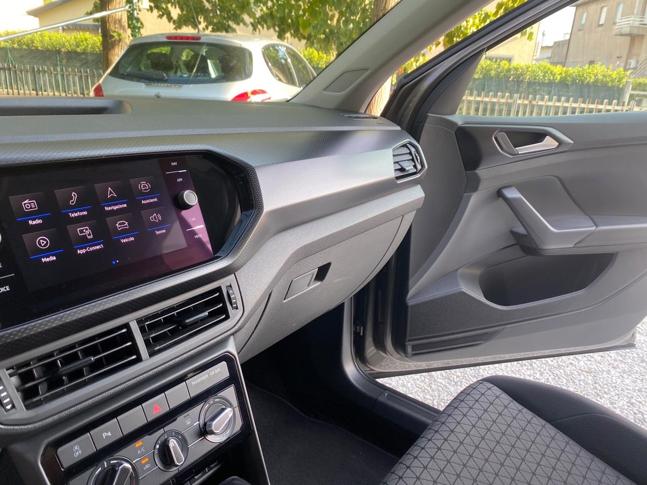 Volkswagen T-Cross 1.0 TSI 110 CV DSG Style NEOPATENTATI!!!