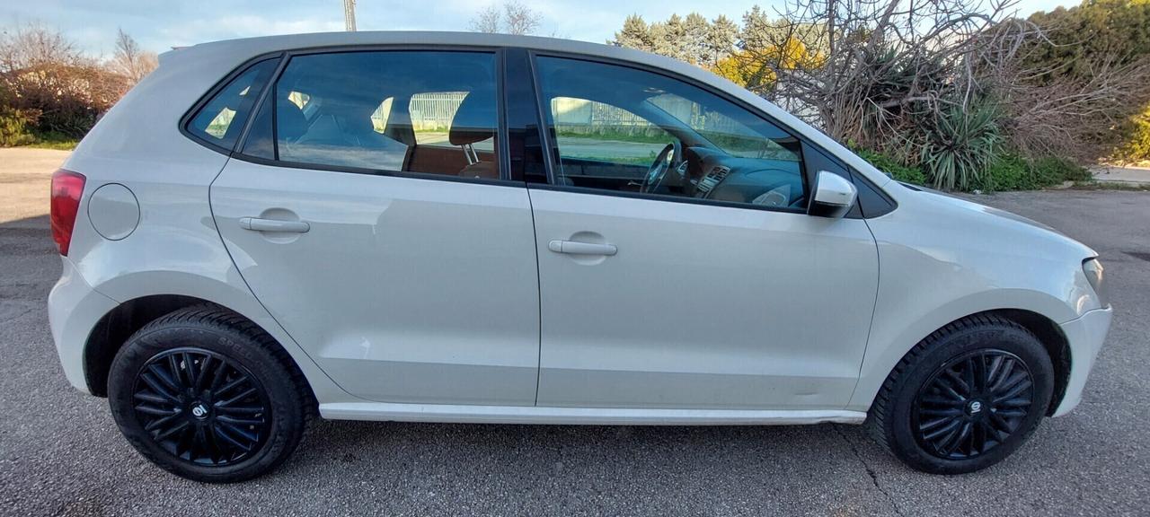 POLO 1,2 DIESEL 75 CV X NEOPATENTATI TELEFONO BLUETOOTH GOMME NUOVE IMPECCABILE