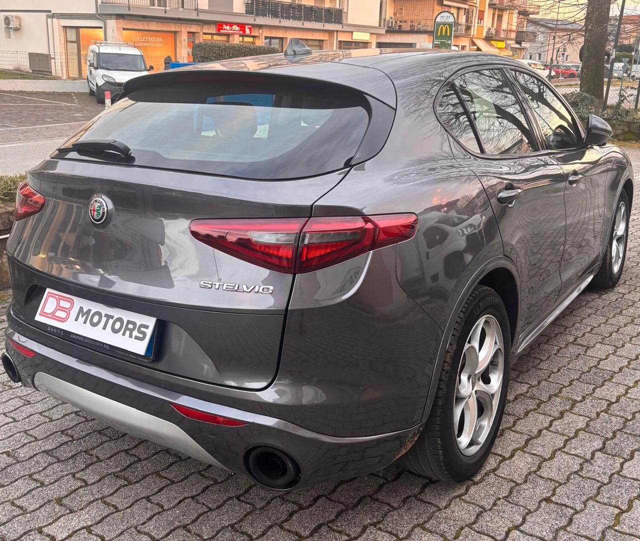 Alfa Romeo Stelvio 2.2 Turbodiesel 160 CV AT8 RWD Business