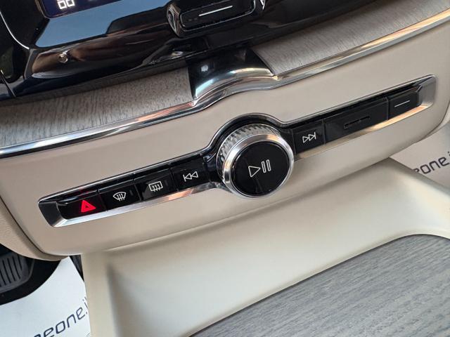 VOLVO XC60 B4 (d) AWD Geartronic Inscription.