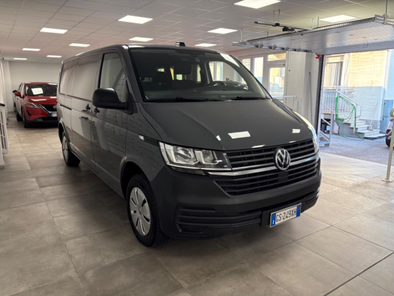 VOLKSWAGEN Transporter T6.1 Transporter 30 kombi M1 2.0 tdi 150cv Business p.l. + IVA
