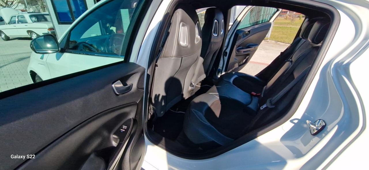 Alfa Romeo Giulietta 1750 240cv Turbo TCT Quadrifoglio Verde