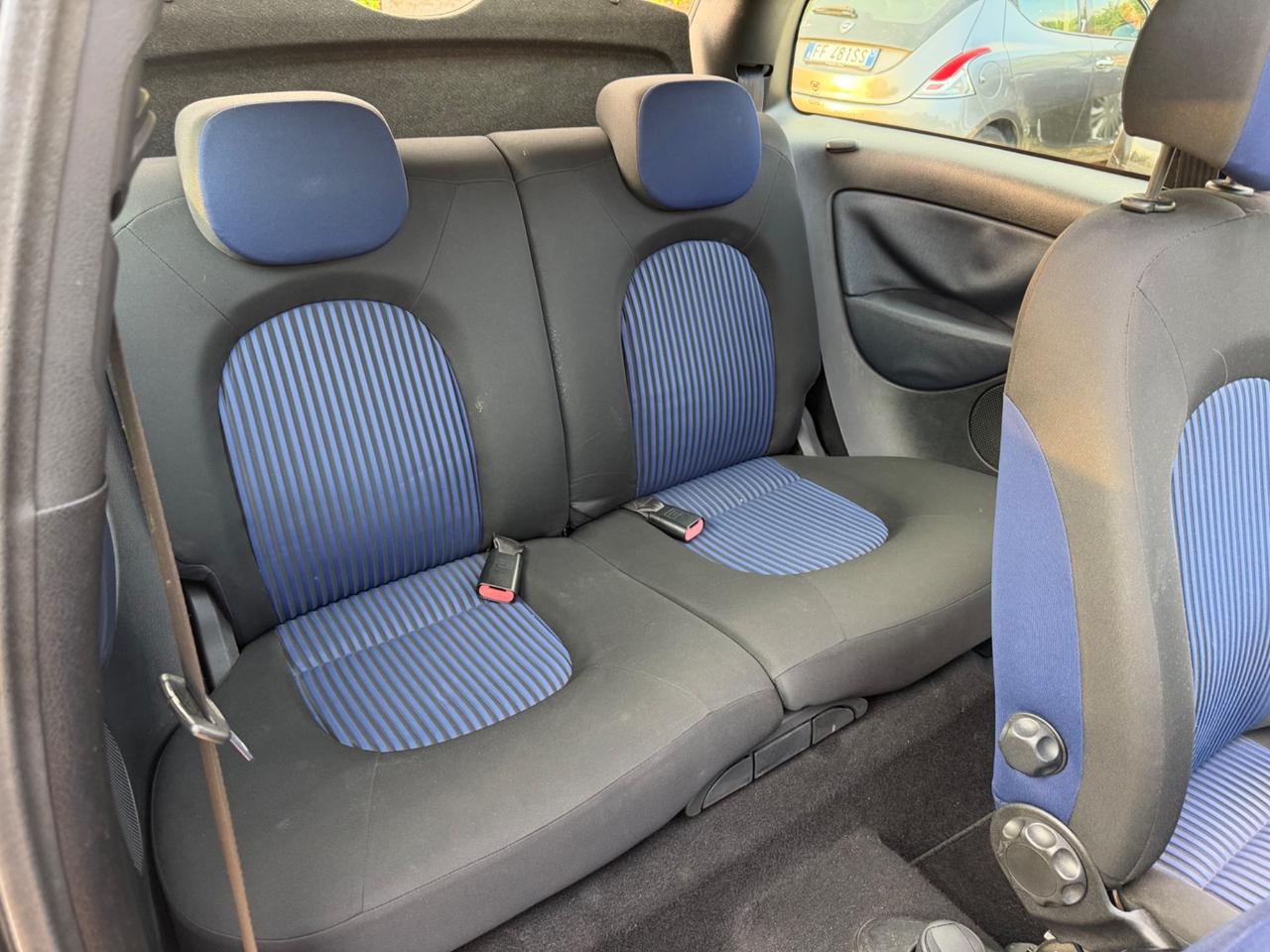 Lancia Ypsilon 1.4 16V Platino