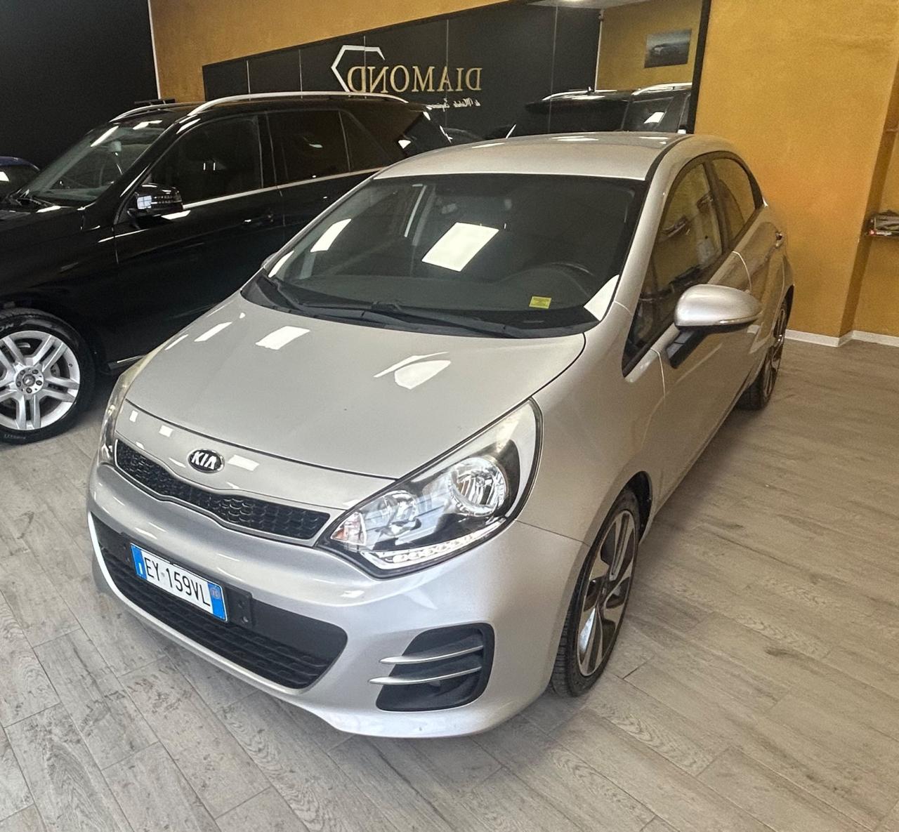 KIA RIO 1.4 Crdi 90 cv “FULL LED/NAVI/RETRO”-2015