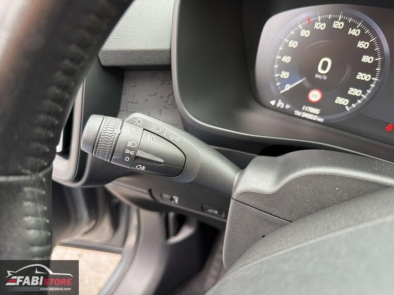 Volvo XC40 D3 150 Cv Geartronic Momentum
