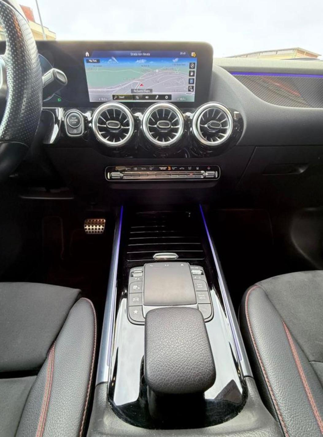 MERCEDES-BENZ GLA 220 d 4MATIC PREMIUM AMG TETTO 360
