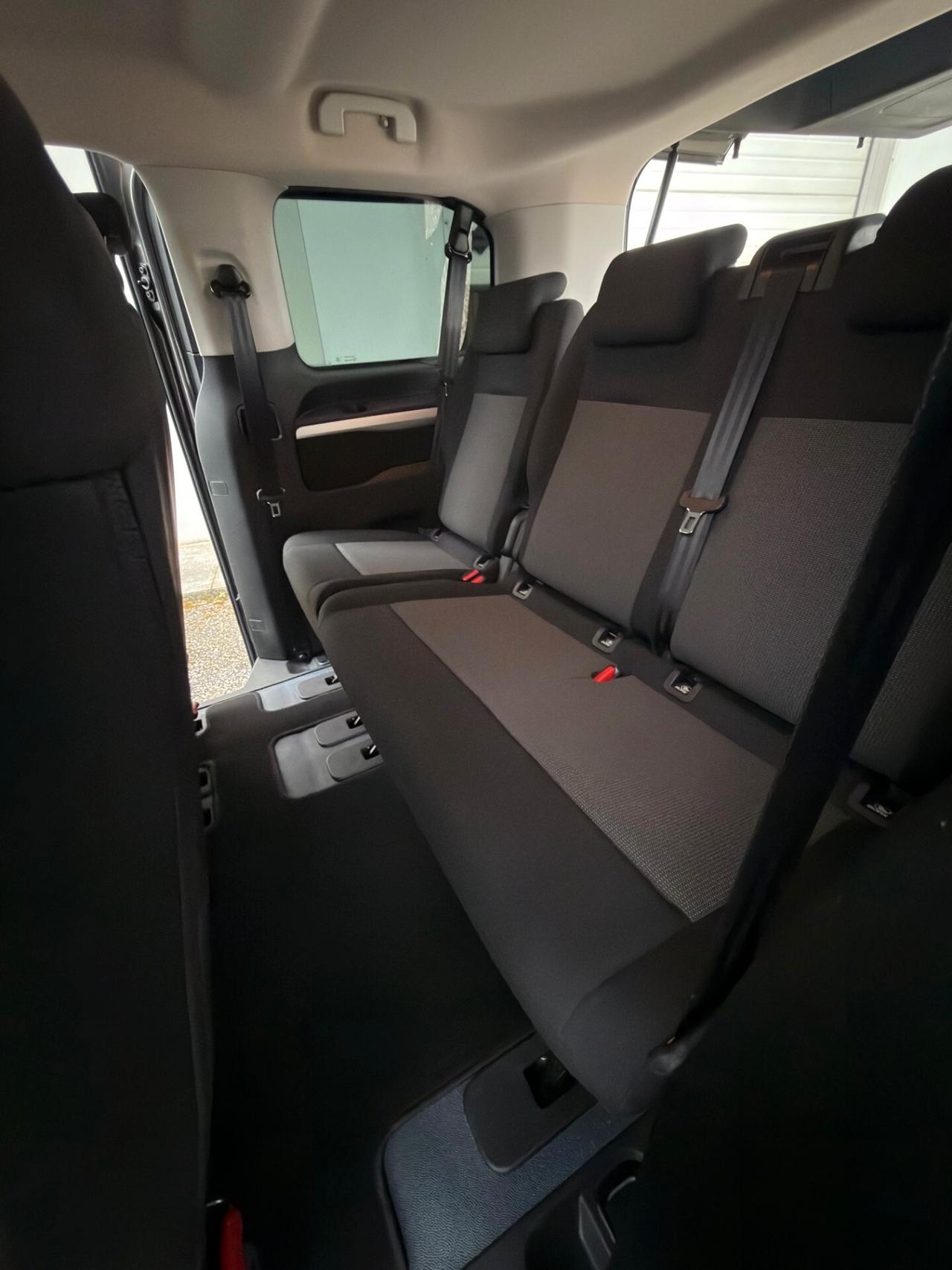 Peugeot Traveller BlueHDi 120 S&S EAT8 Standard Active