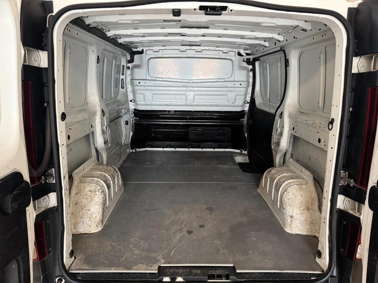 RENAULT Trafic T27 1.6 dCi IVA / MOTORE NUOVO