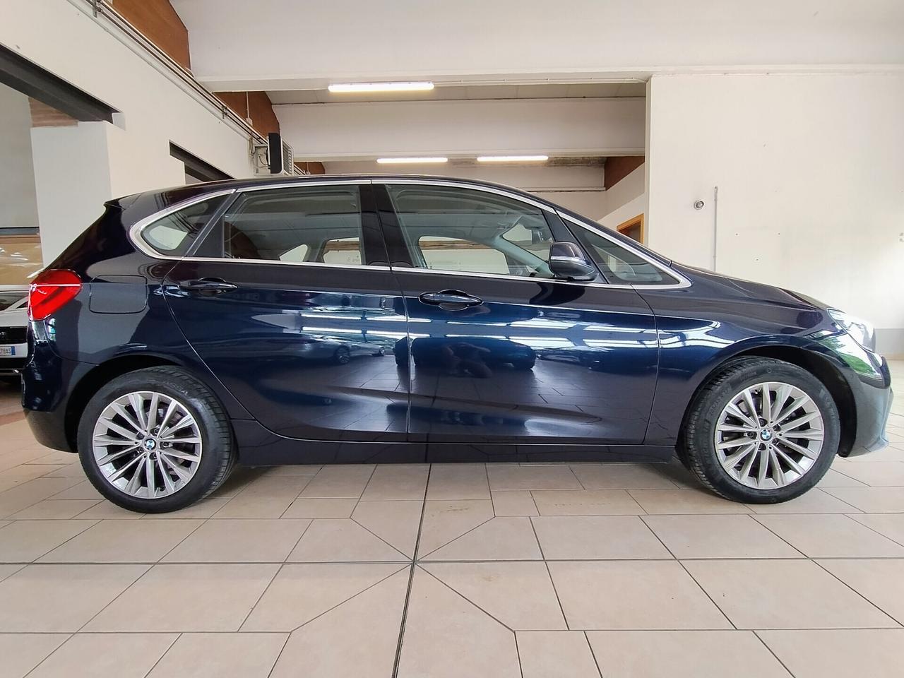 BMW 218d Active Tourer Luxury LED NAVI AMBIENT