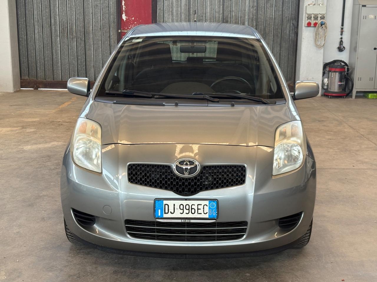 Toyota Yaris 1.0 5 porte Sol