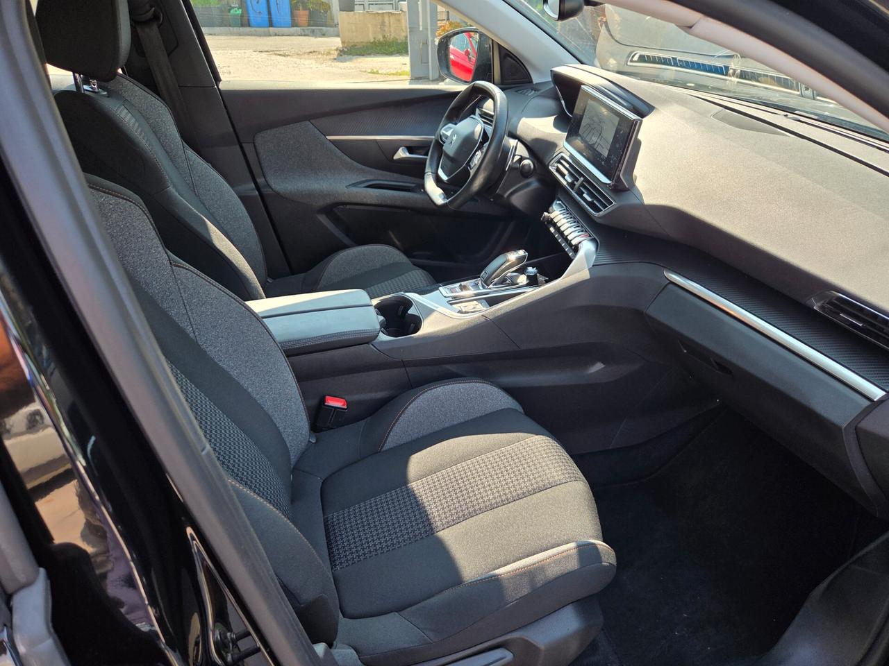 Peugeot 3008 BlueHDi 130 S&S EAT8 - DA VETRINA