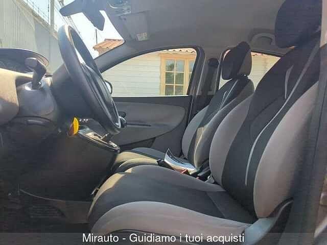 Lancia Ypsilon Ypsilon 1.2 69 CV 5 porte Silver