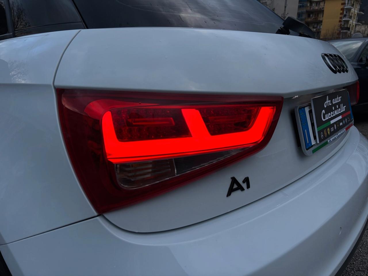 Audi A1 SPB 1.6 TDI S tronic Admired perla 90 cv