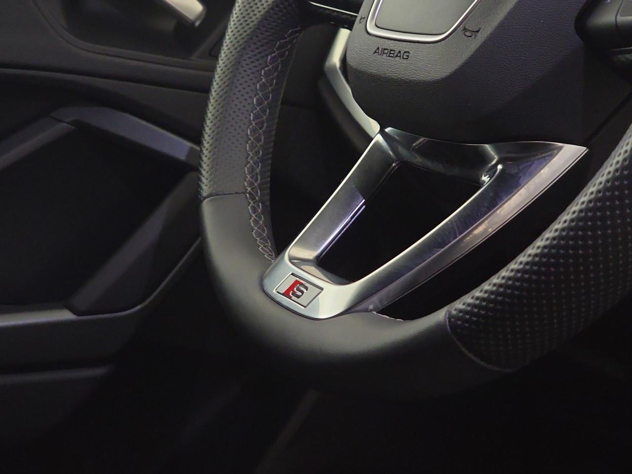 Audi Q3 35 2.0 tdi s line edition s-tronic