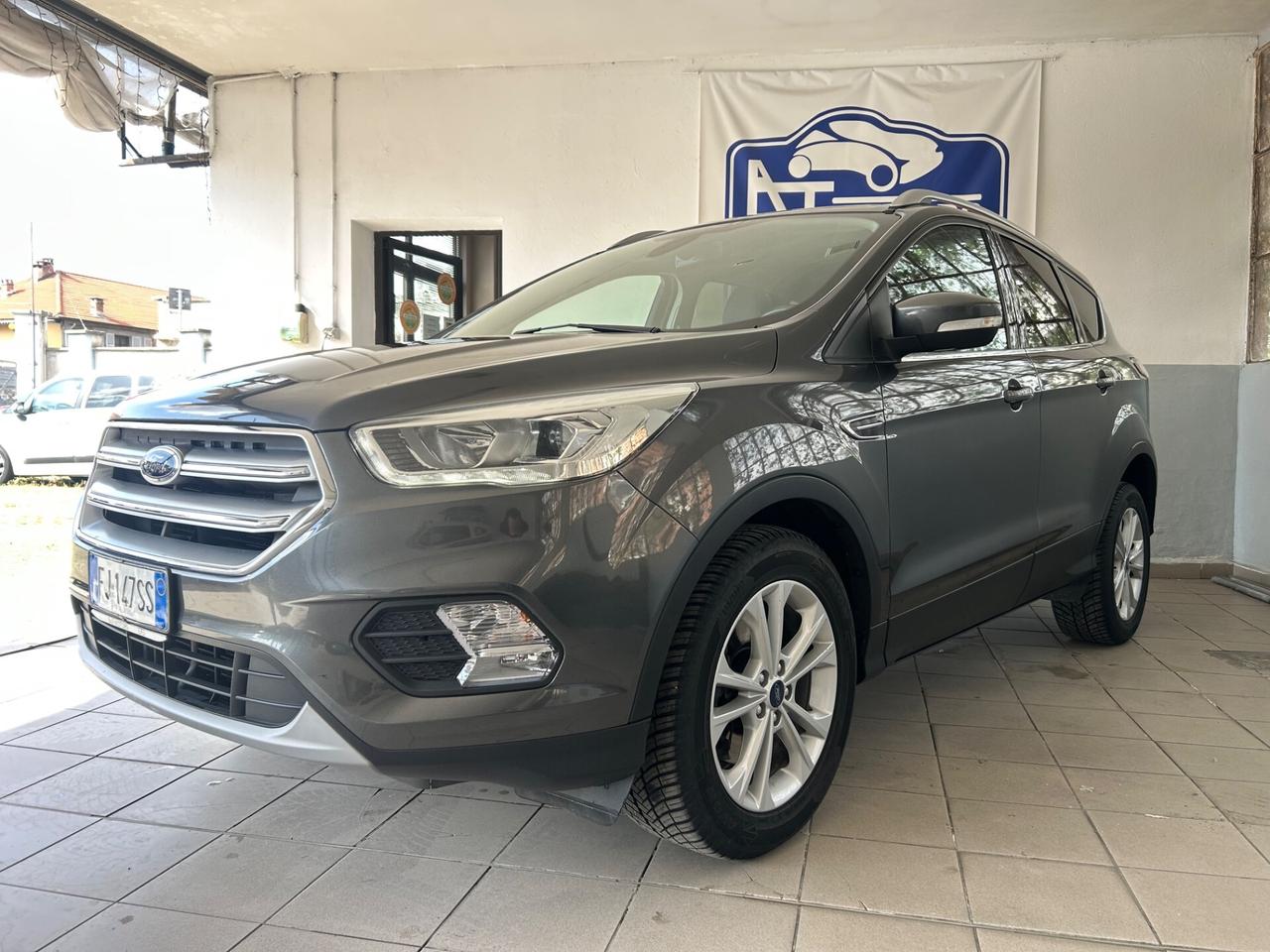Ford Kuga 1.5 TDCI 120 CV S&S 2WD Powershift Titanium
