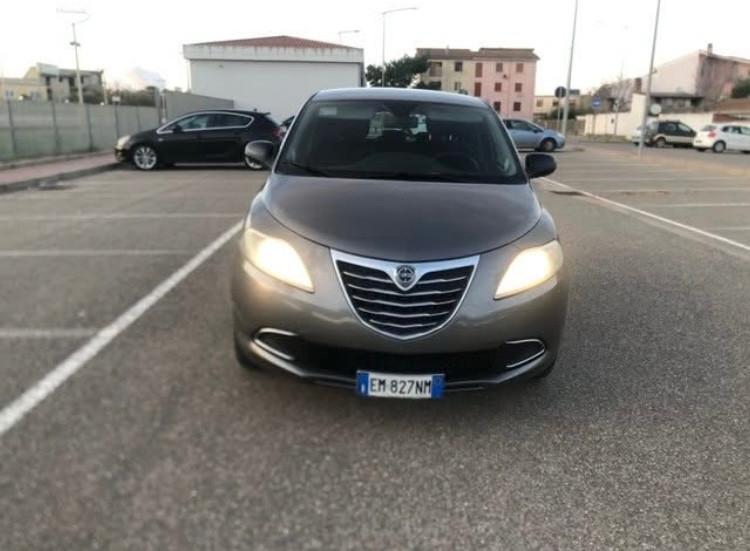 Lancia Ypsilon 1.2 69 CV Unyca