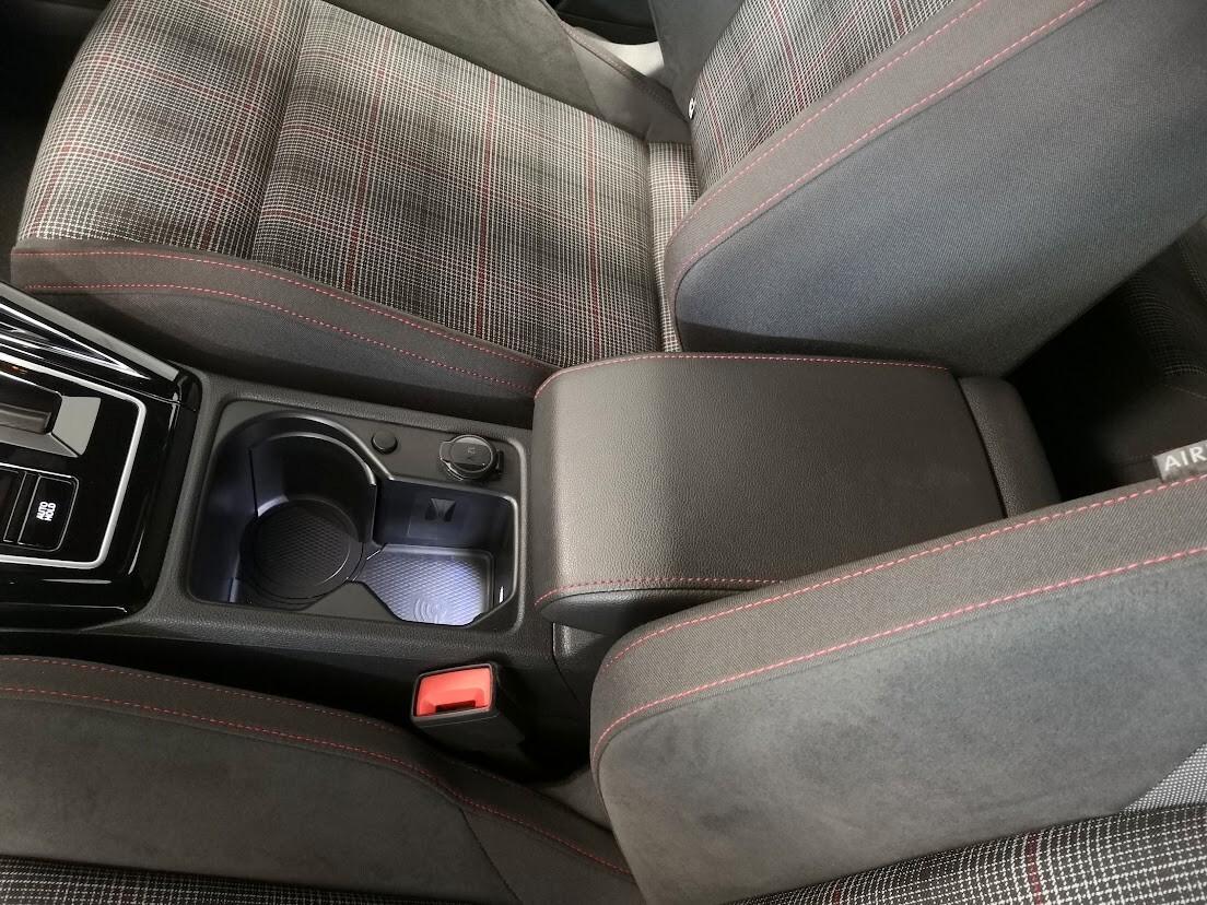 Volkswagen Golf GTI 2.0 TSI DSG