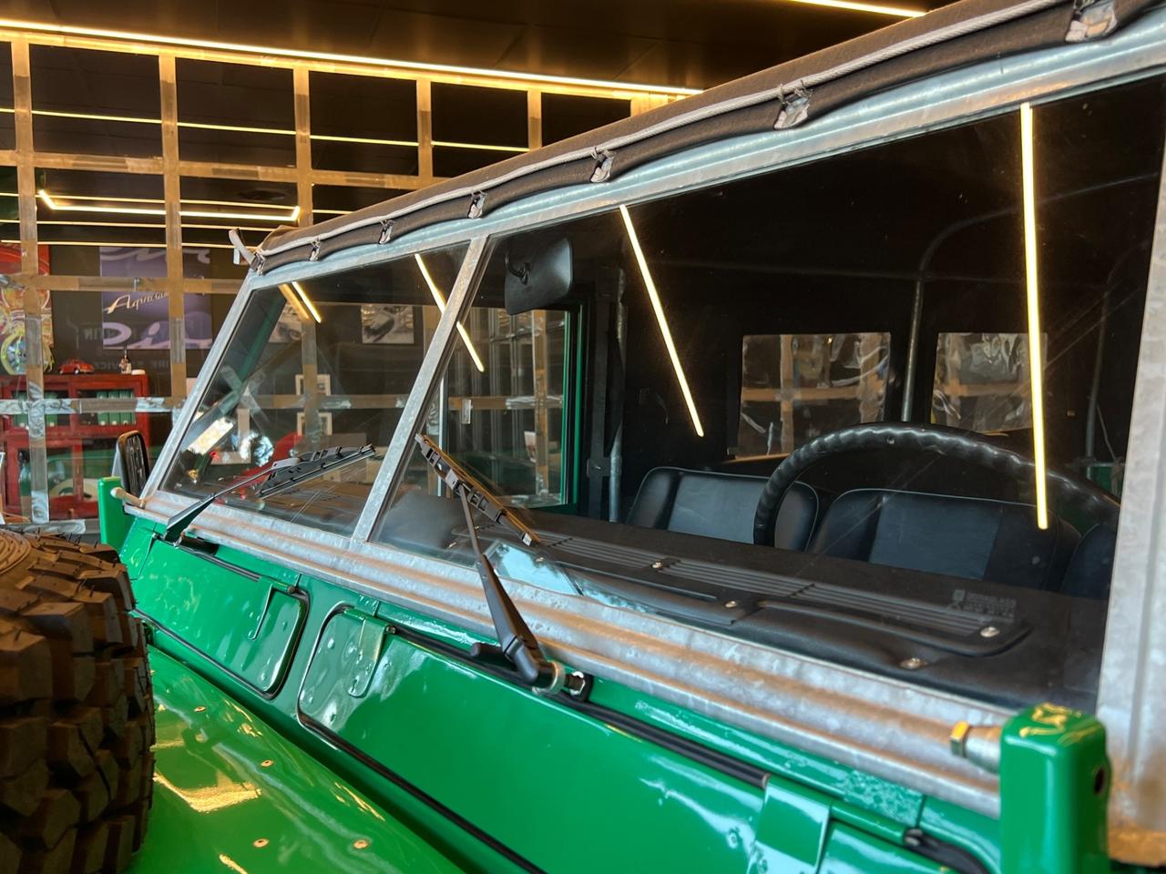 Land Rover Defender Series 109 V8 3