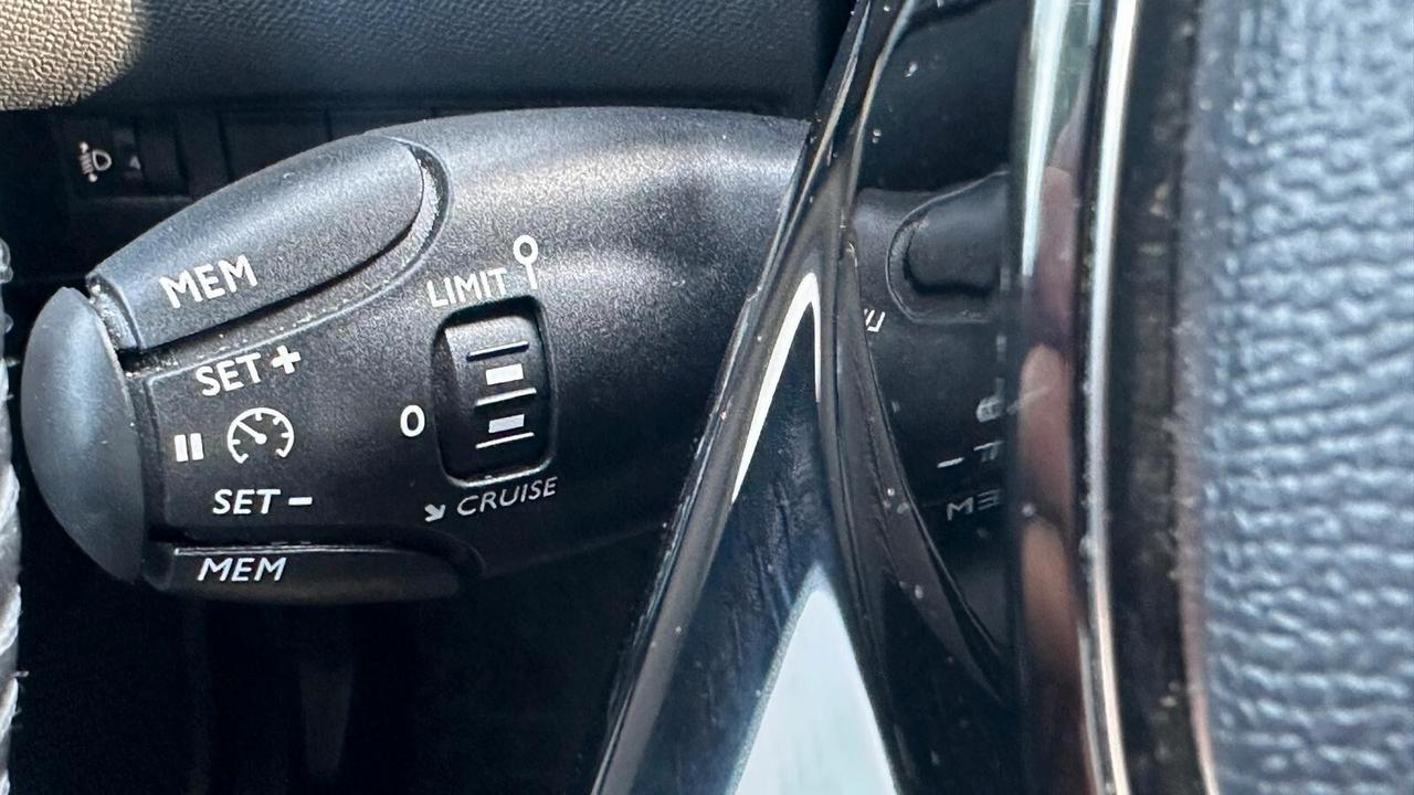 Peugeot 2008 BlueHDi 130 S&S EAT8 Allure 2023 COME NUOVA leggi testo