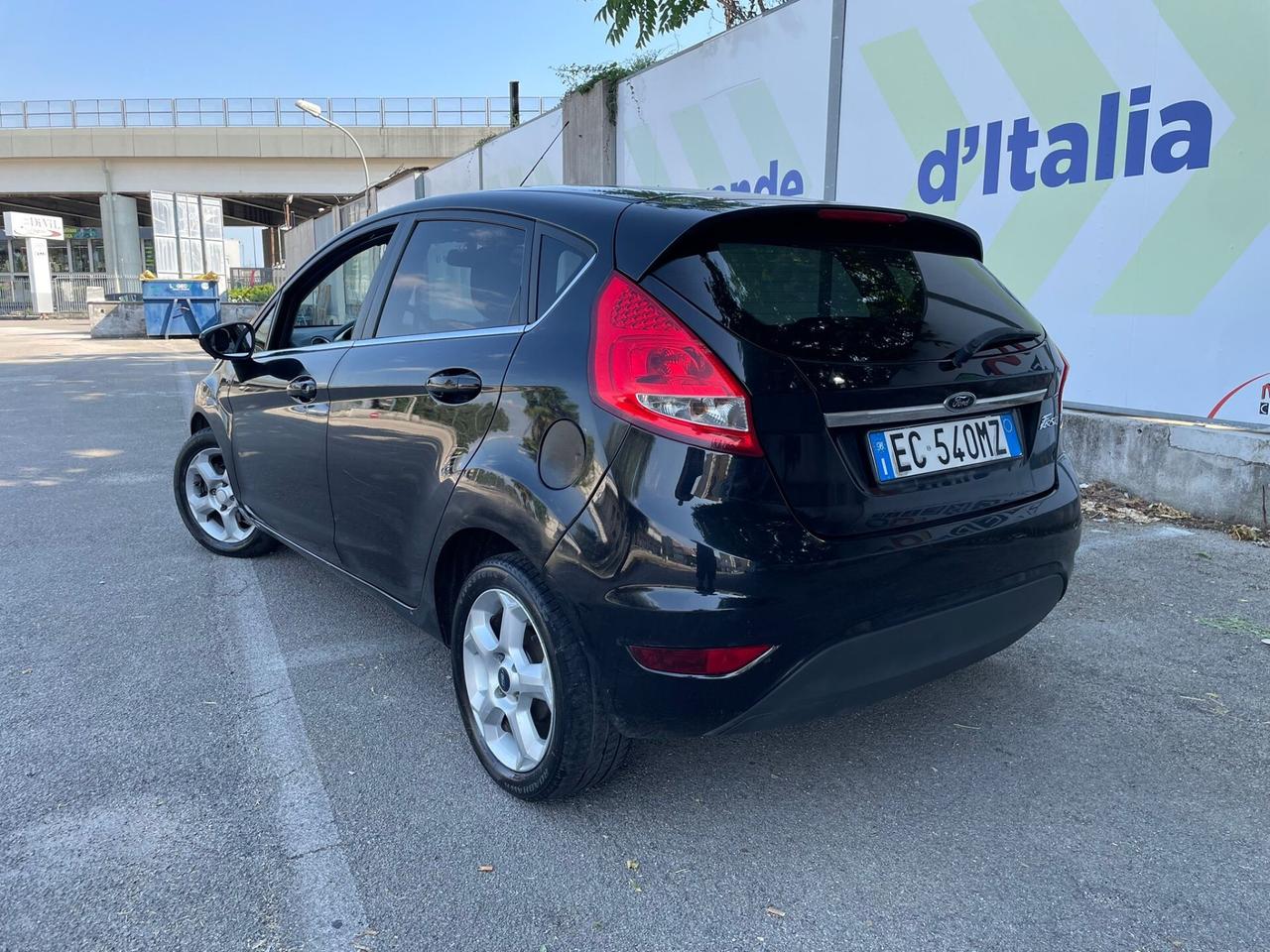 Ford Fiesta 1.4 5 porte Bz.- GPL Titanium IN OTTIME CONDIZIONI