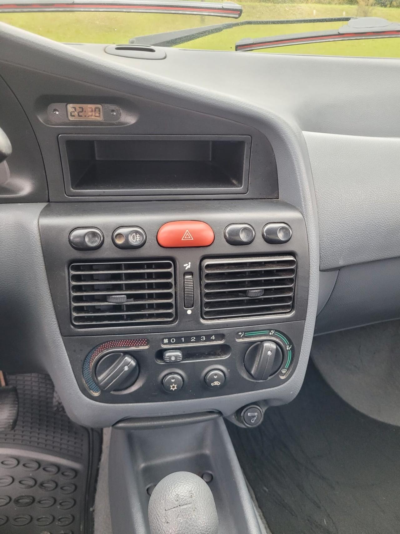 Fiat Strada 1.7 TDI Pick-up