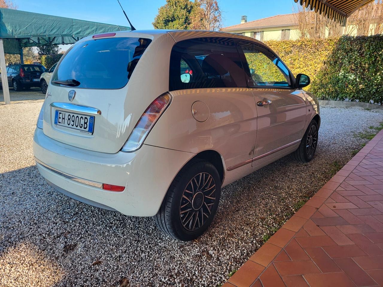 Lancia Ypsilon 1.2 69 CV Diva