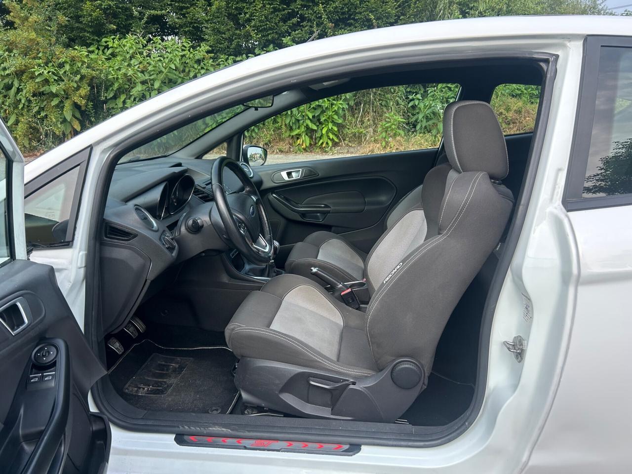 Ford Fiesta 1.6 182 CV 5 porte ST