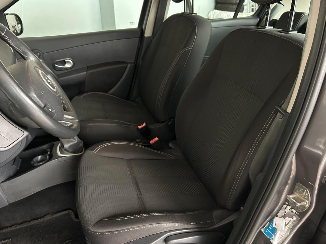 Renault Clio 1.2 16V 5 porte Dynamique