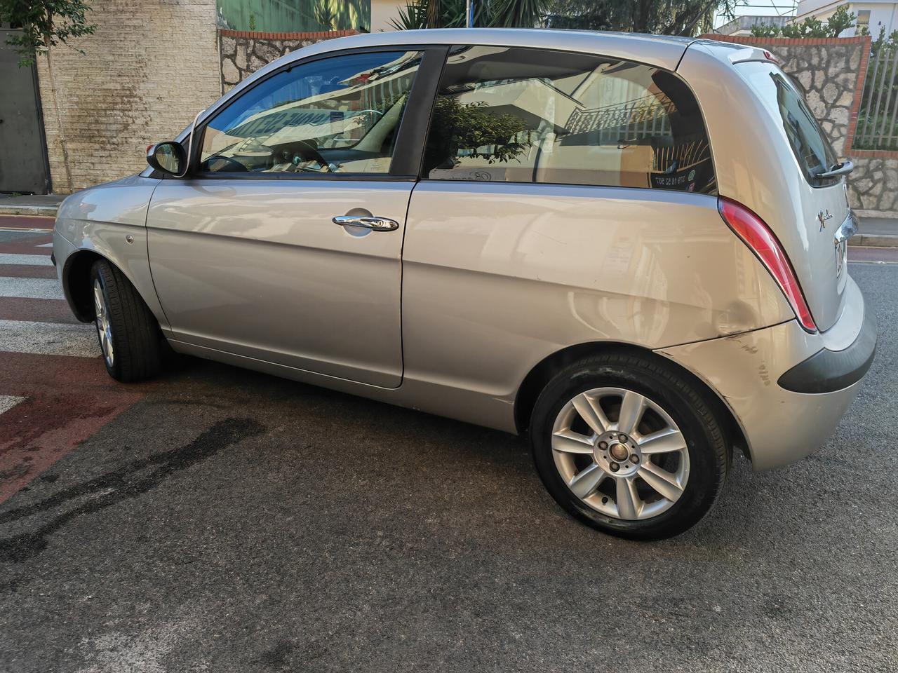 LANCIA YPSILON 1.2 BENZINA CV60 KW44 ORO