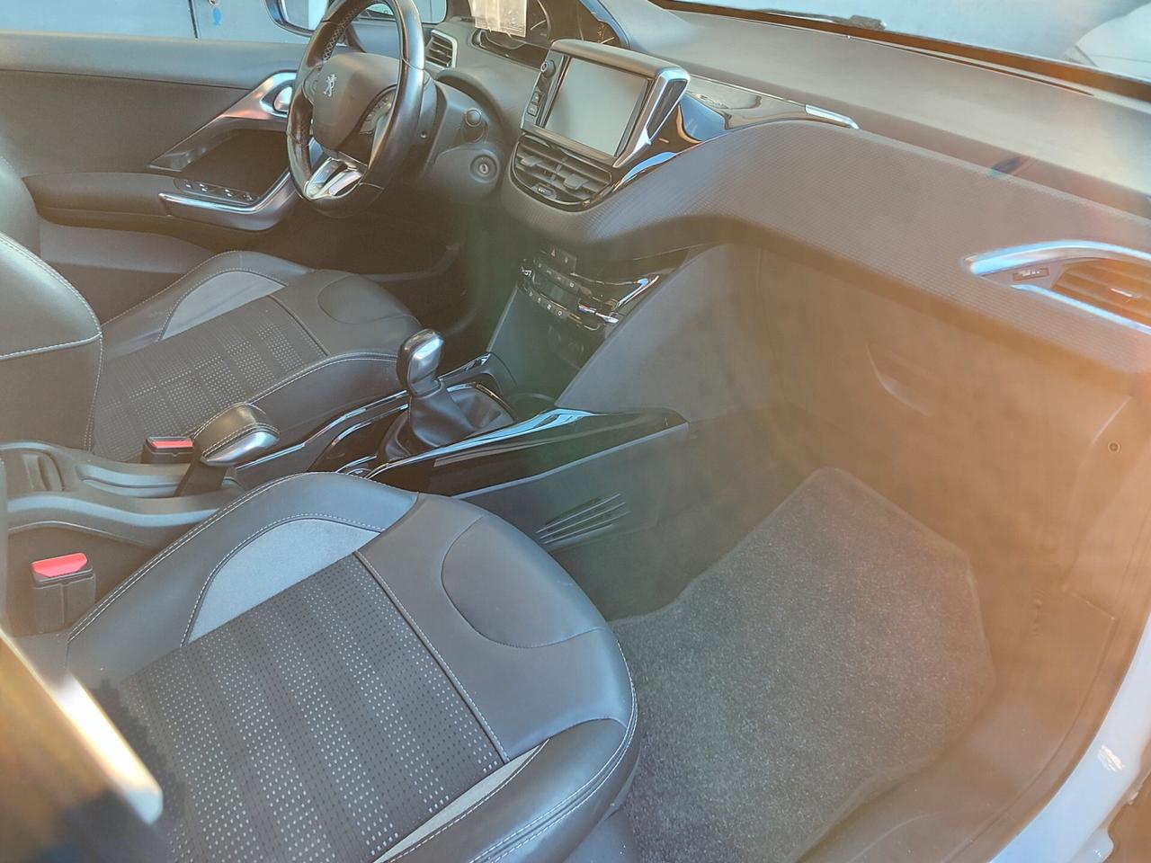 Peugeot 2008 BlueHDi 100 Allure