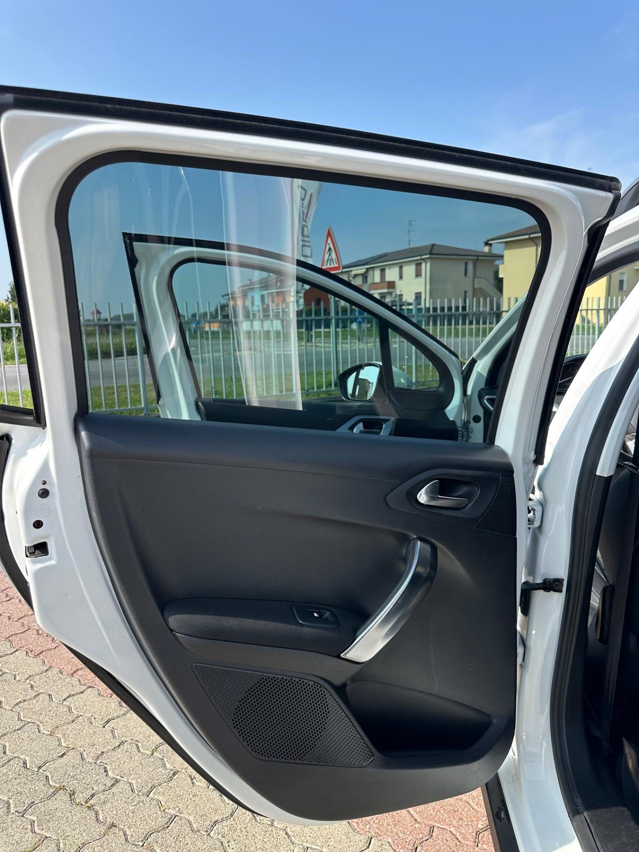 Peugeot 2008 PureTech 82 Allure